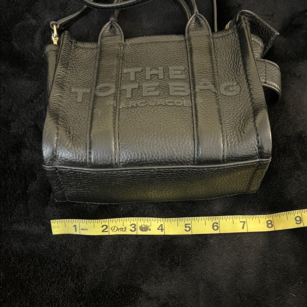 MARC JACOBS The Leather Crossbody Tote Bag - Picture 3 of 11